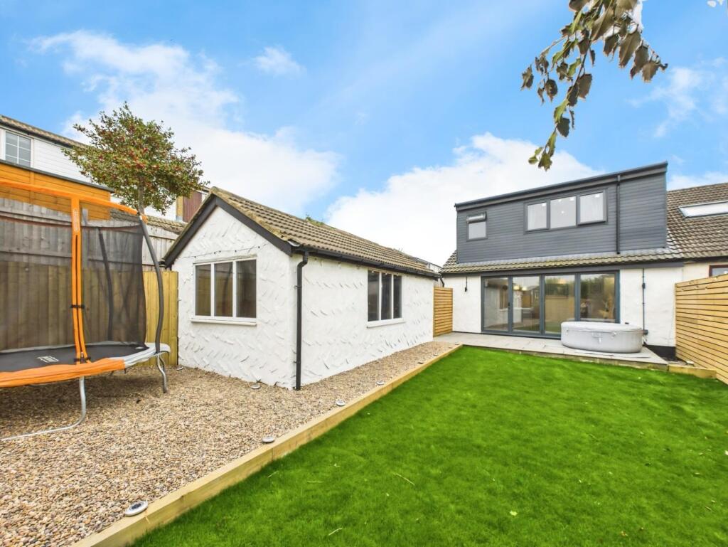 Additional image 20 of West View Close, Shipley