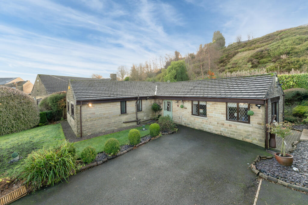 Ogden Crescent, Denholme, Bradford, West Yorkshire, BD13