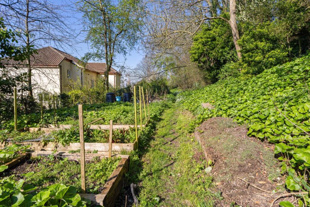 Additional image 38 of Tor Court, Glastonbury