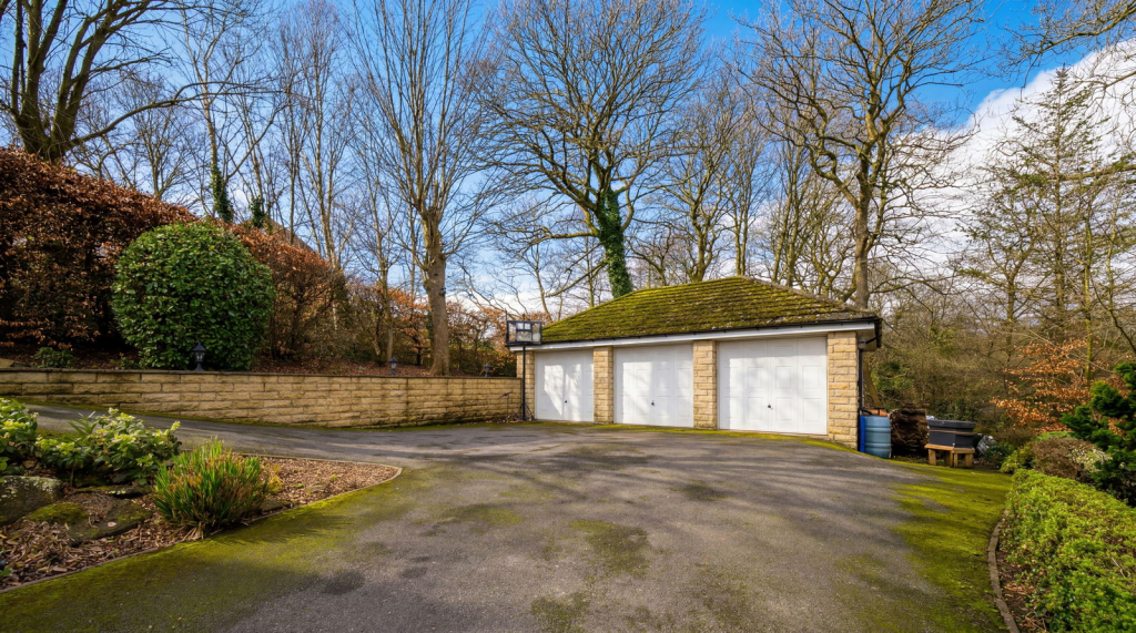 Additional image 32 of Lark Hill Close, Cleckheaton, BD19