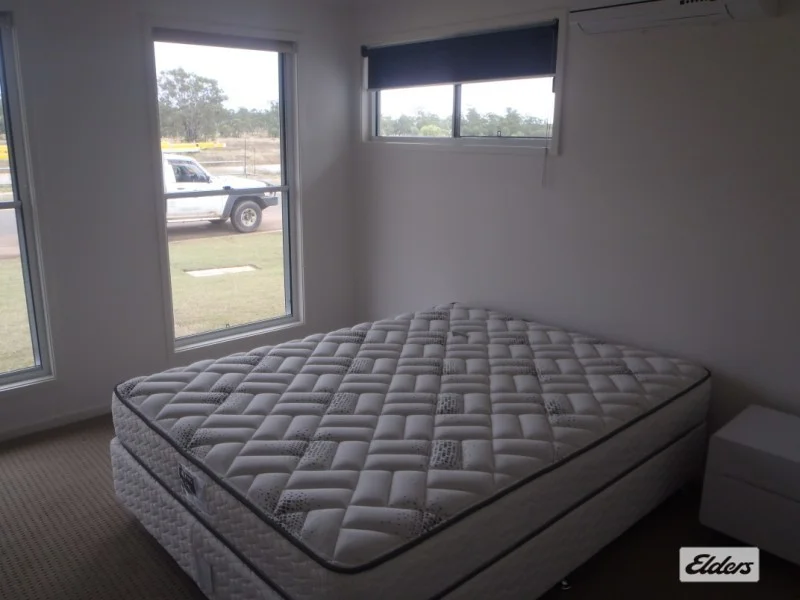 2/32 Lakeside Drive, Emerald QLD 4720 photo 2