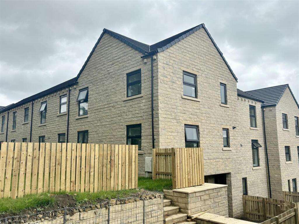 38b James Street, Thornton, Bradford