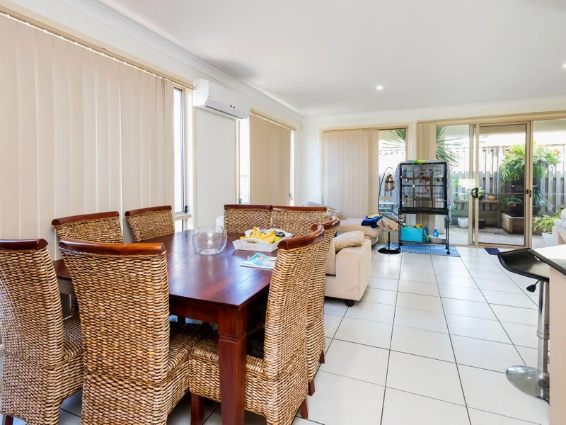 43 Majorca Crescent, Varsity Lakes QLD 4227 photo 4