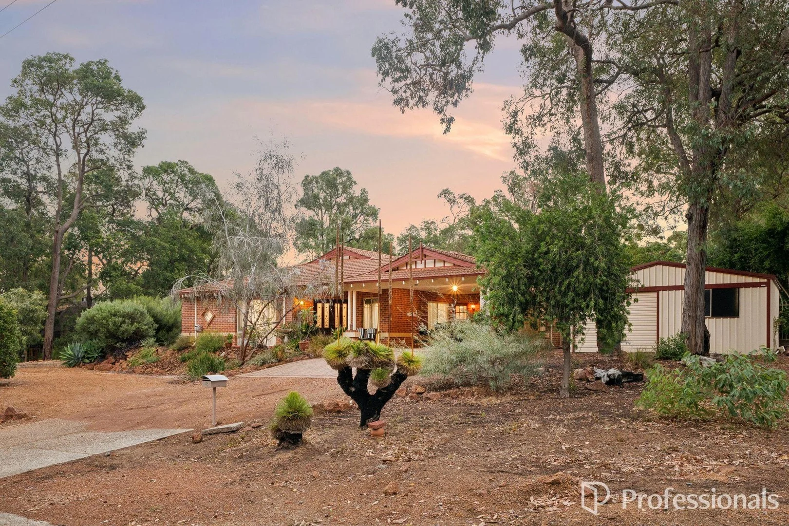 12 Jarrah Road, Roleystone WA 6111