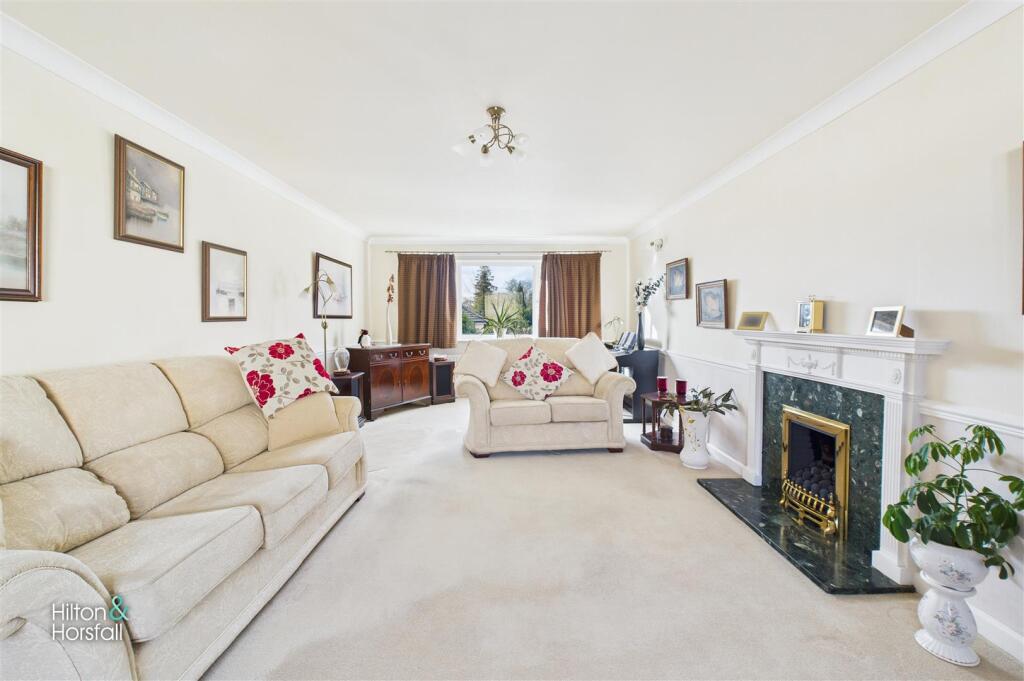 Whittycroft Drive, Barrowford photo 3