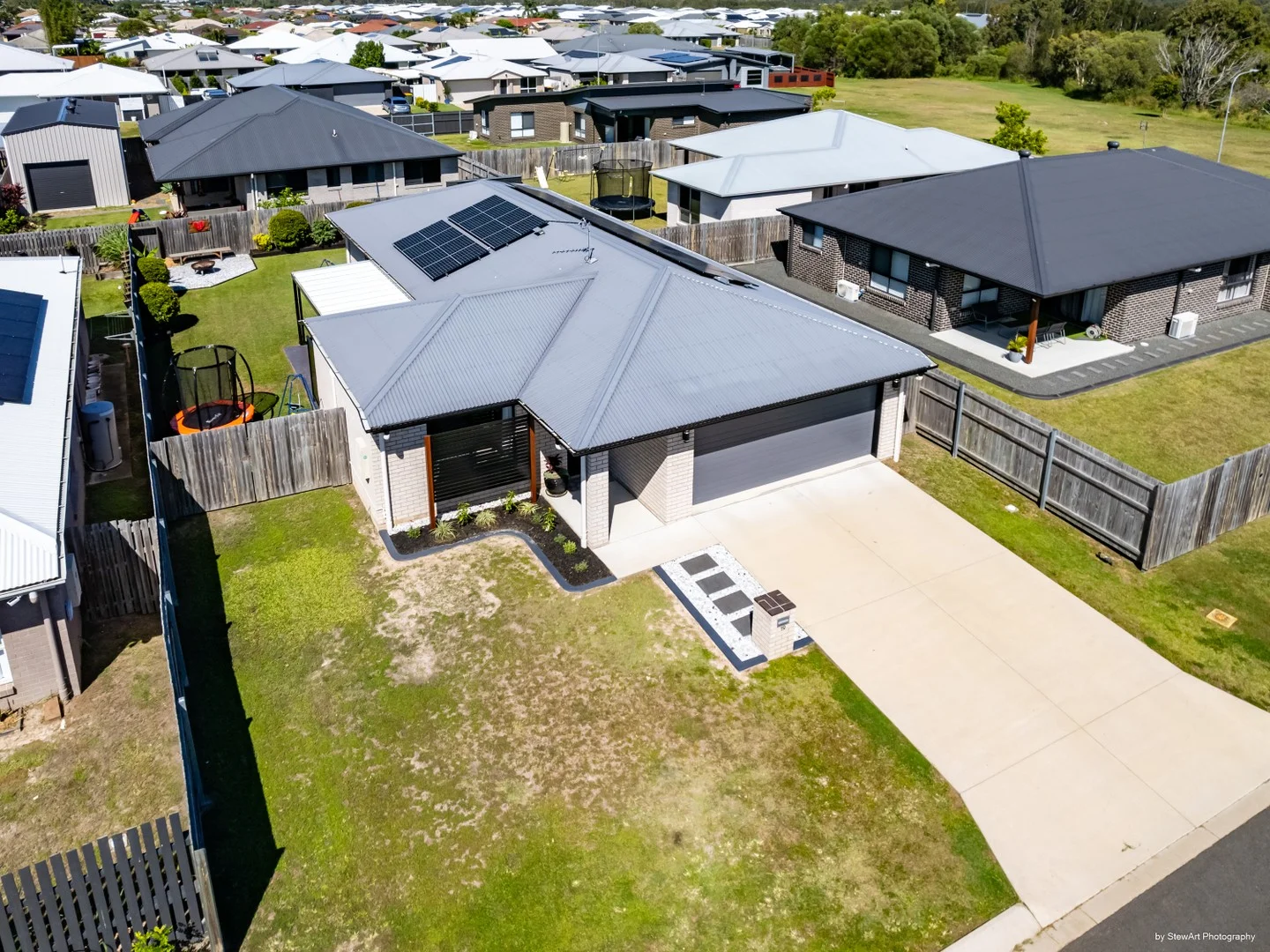 19 Sailaway Circuit, Eli Waters QLD 4655
