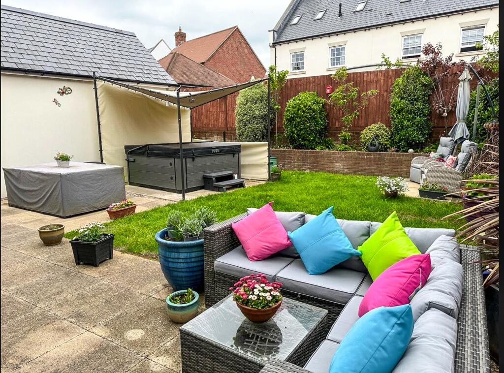 14 Hillrick Crescent, Yeovil photo 4
