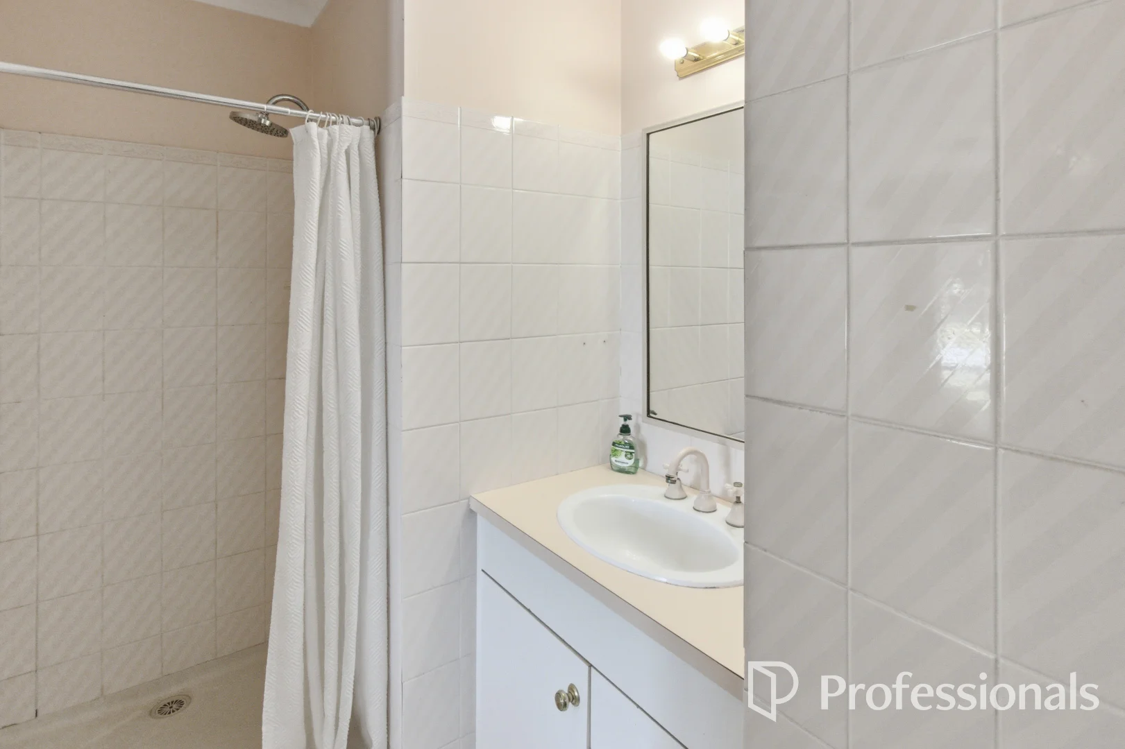 Additional image 9 of 105 Undurra Drive, Glenfield Park NSW 2650