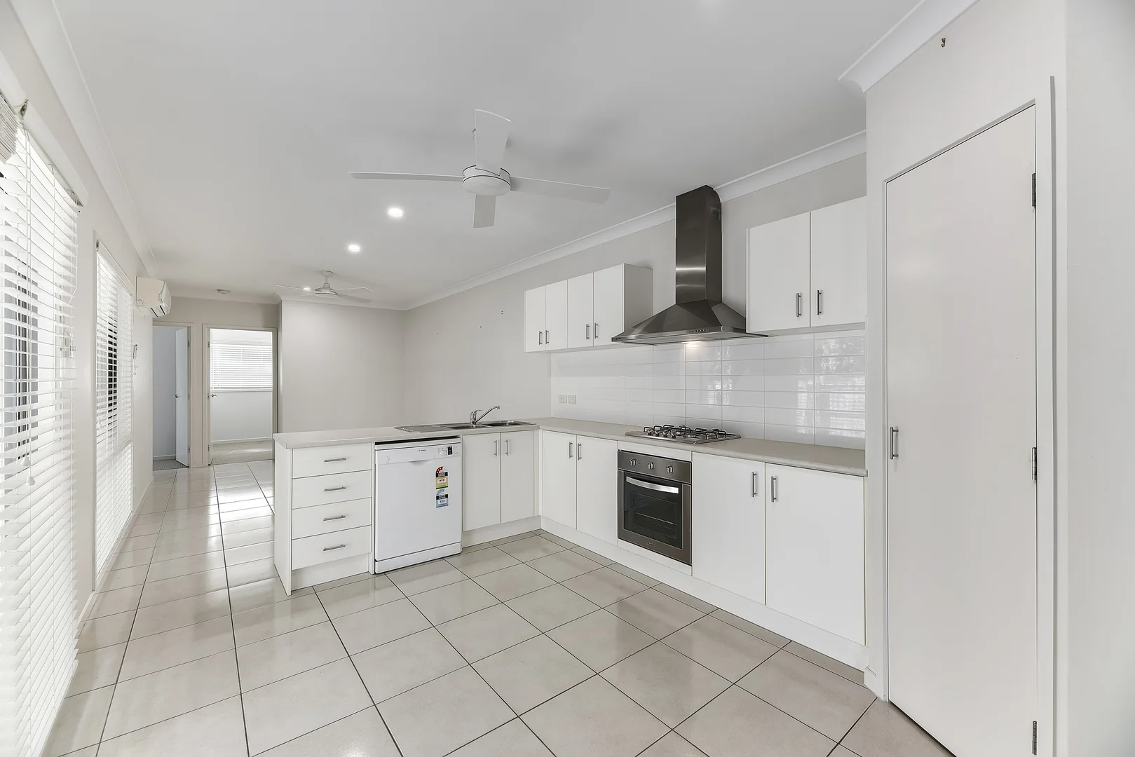 6B Homeland Crescent, Warner QLD 4500 photo 4