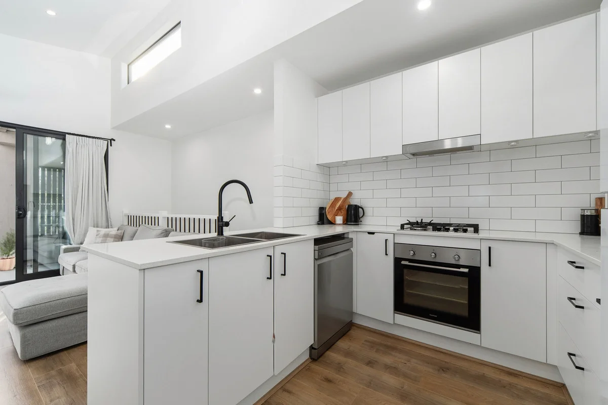 20F Russell Street, Cranbourne VIC 3977