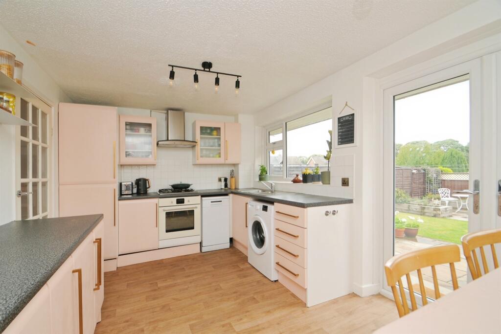 Coverdale Way, Baildon, SHIPLEY photo 4
