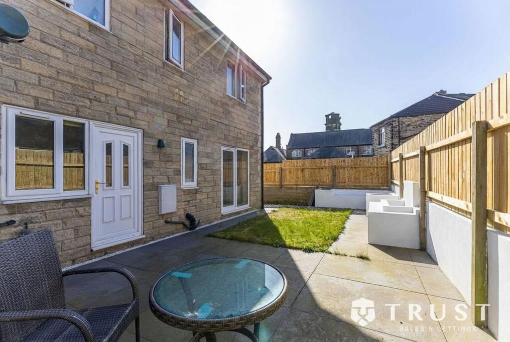 Additional image 63 of Wroe Place, Wyke, Bradford, BD12 8AB