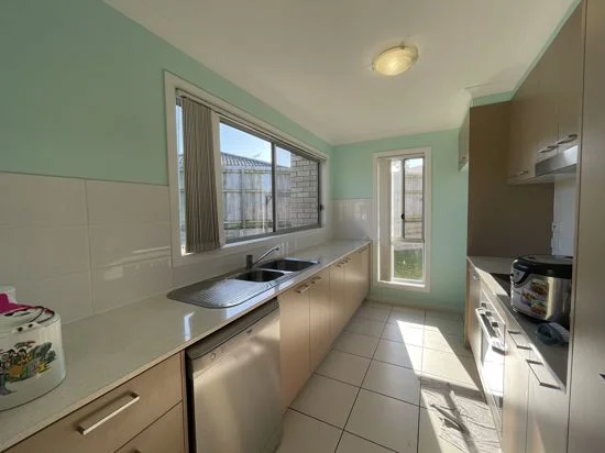 7 Gideon Gardens, Pimpama QLD 4209 photo 3