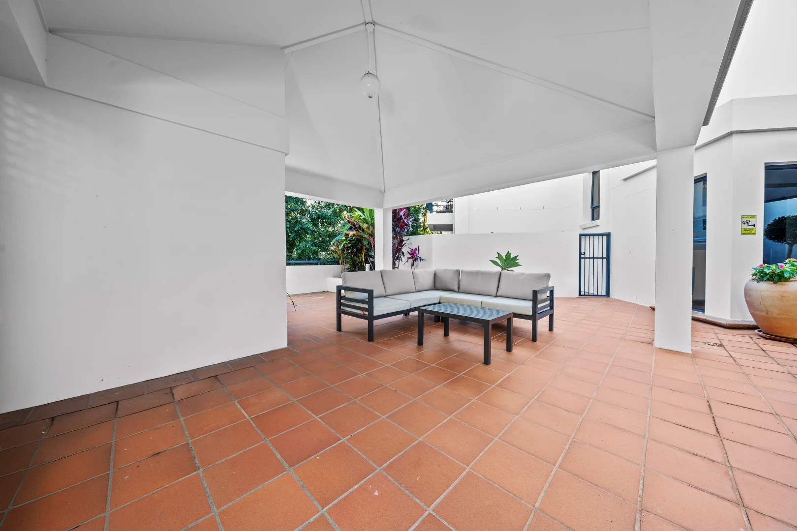 Additional image 18 of 11/10-16 Tarcoola Crescent, Chevron Island QLD 4217