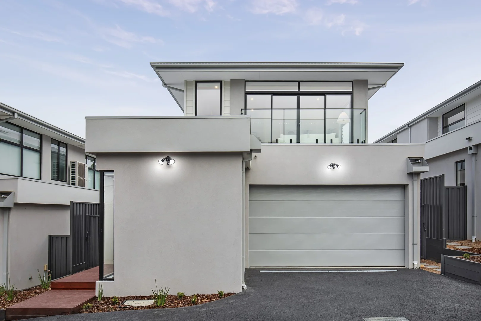 3/8 Malinda Way, Croydon South VIC 3136