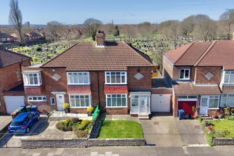 Bretton Gardens, Cochrane Park NE7
