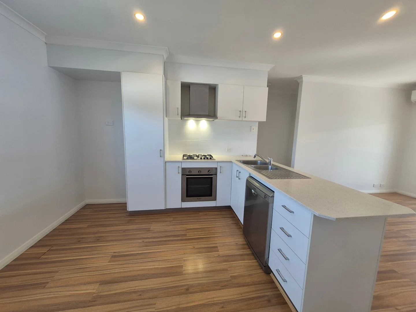 Additional image 7 of unit 5/360 Hardey Road, Cloverdale WA 6105