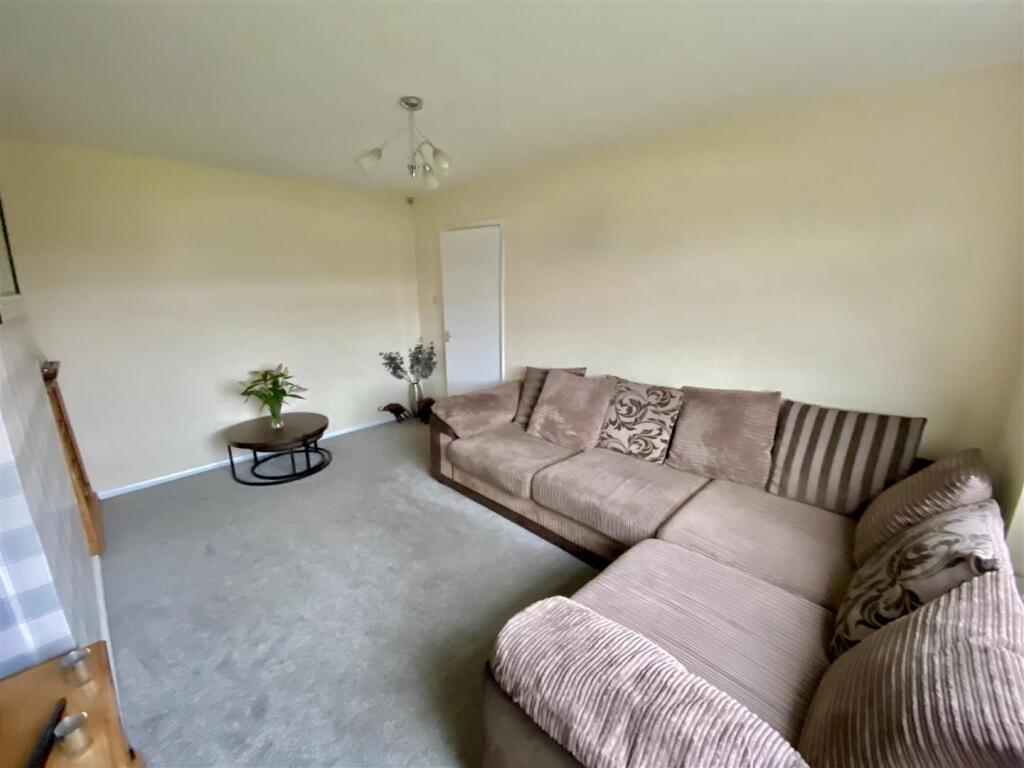 Thorsby Drive, Gomersal photo 5