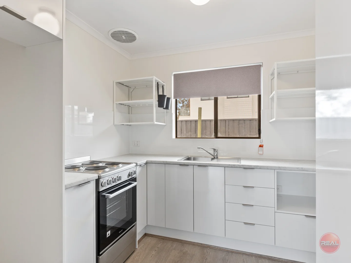 8/18 Washington Crescent, Findon SA 5023 photo 3