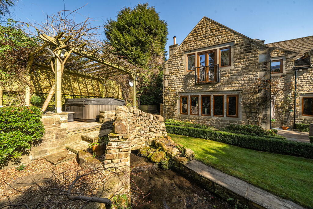 Additional image 38 of Littlebeck, Gilstead Lane, Bingley, BD16 3LN