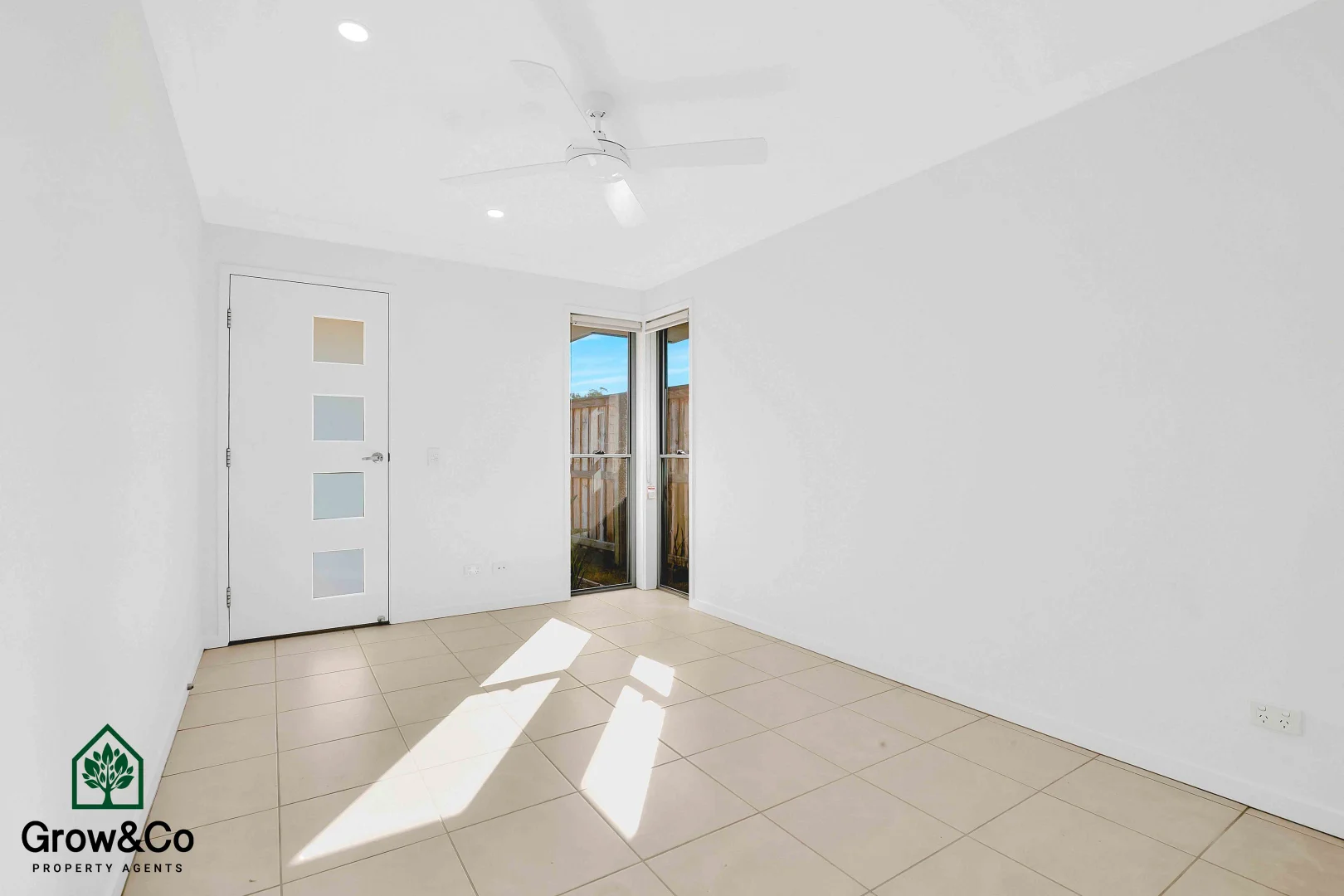 38 Chambers Ridge Boulevard, Park Ridge QLD 4125 photo 2