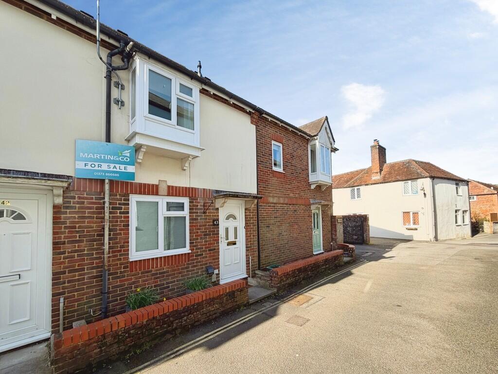 North Row, Warminster