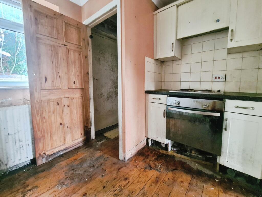 Otley Road, Baildon, BD17 7JJ photo 5
