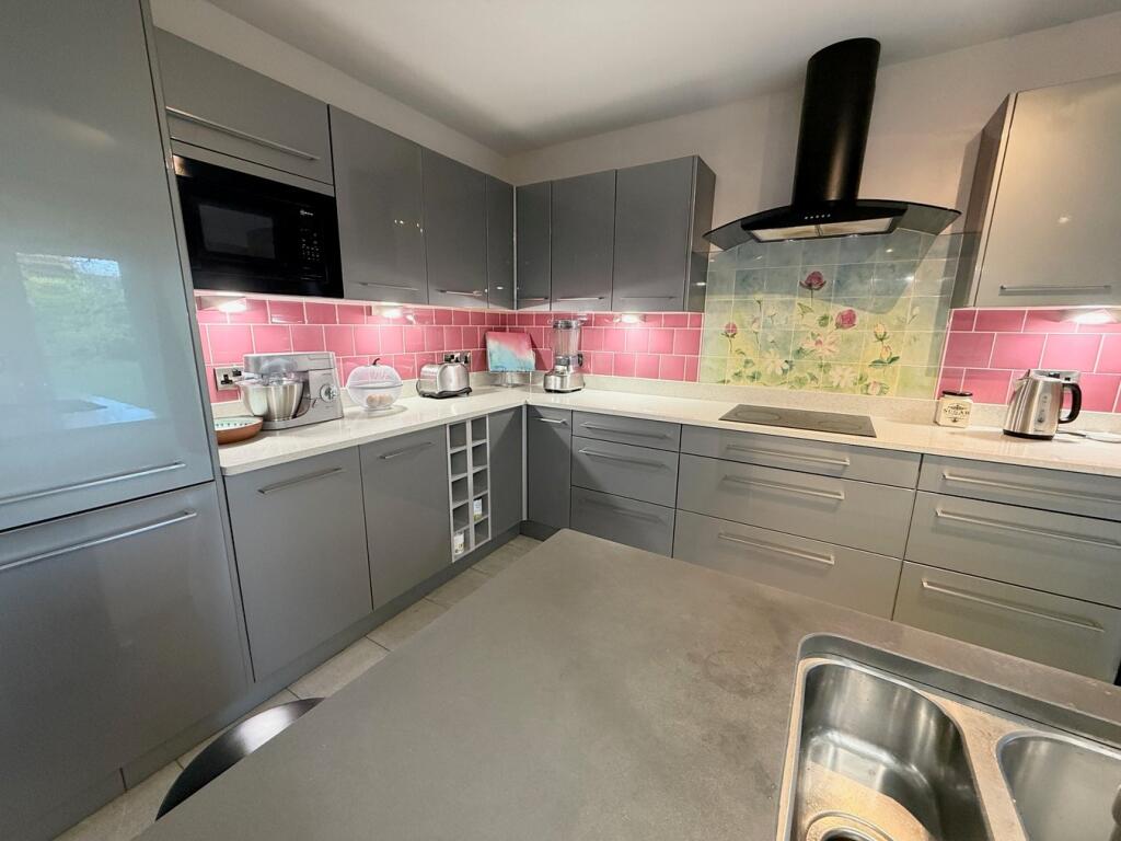 Additional image 9 of Gilstead Lane, Bingley, BD16
