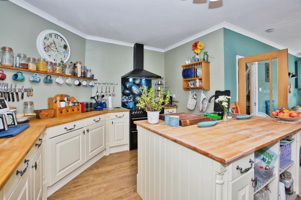 Additional image 4 of Danielsfield Road, Yeovil
