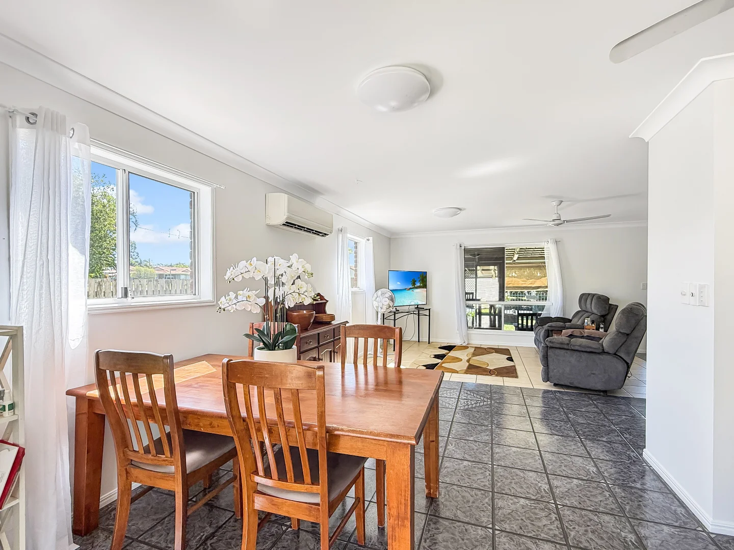 16 Harselaar Drive, Point Vernon QLD 4655 photo 5