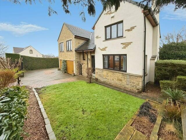 Glenview Grove, Nab Wood, Shipley, BD18