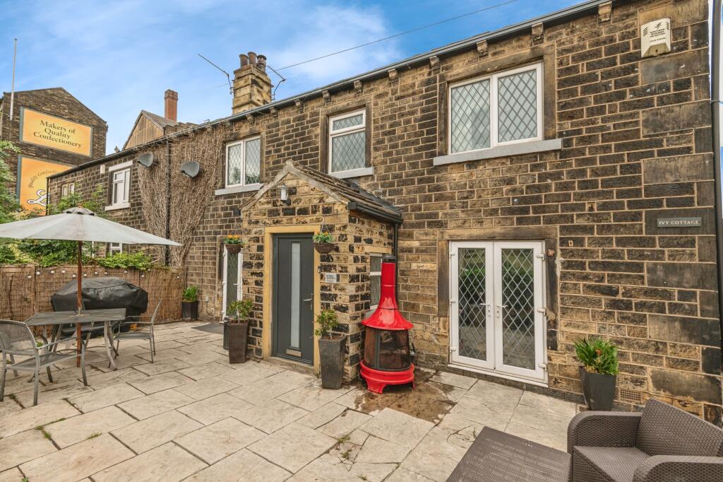 Westgate, Cleckheaton, Kirklees, BD19