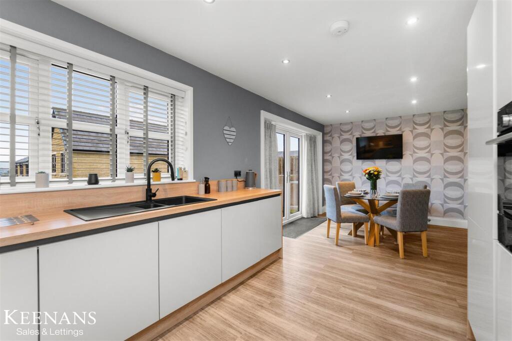 Additional image 34 of Towler Drive, Colne