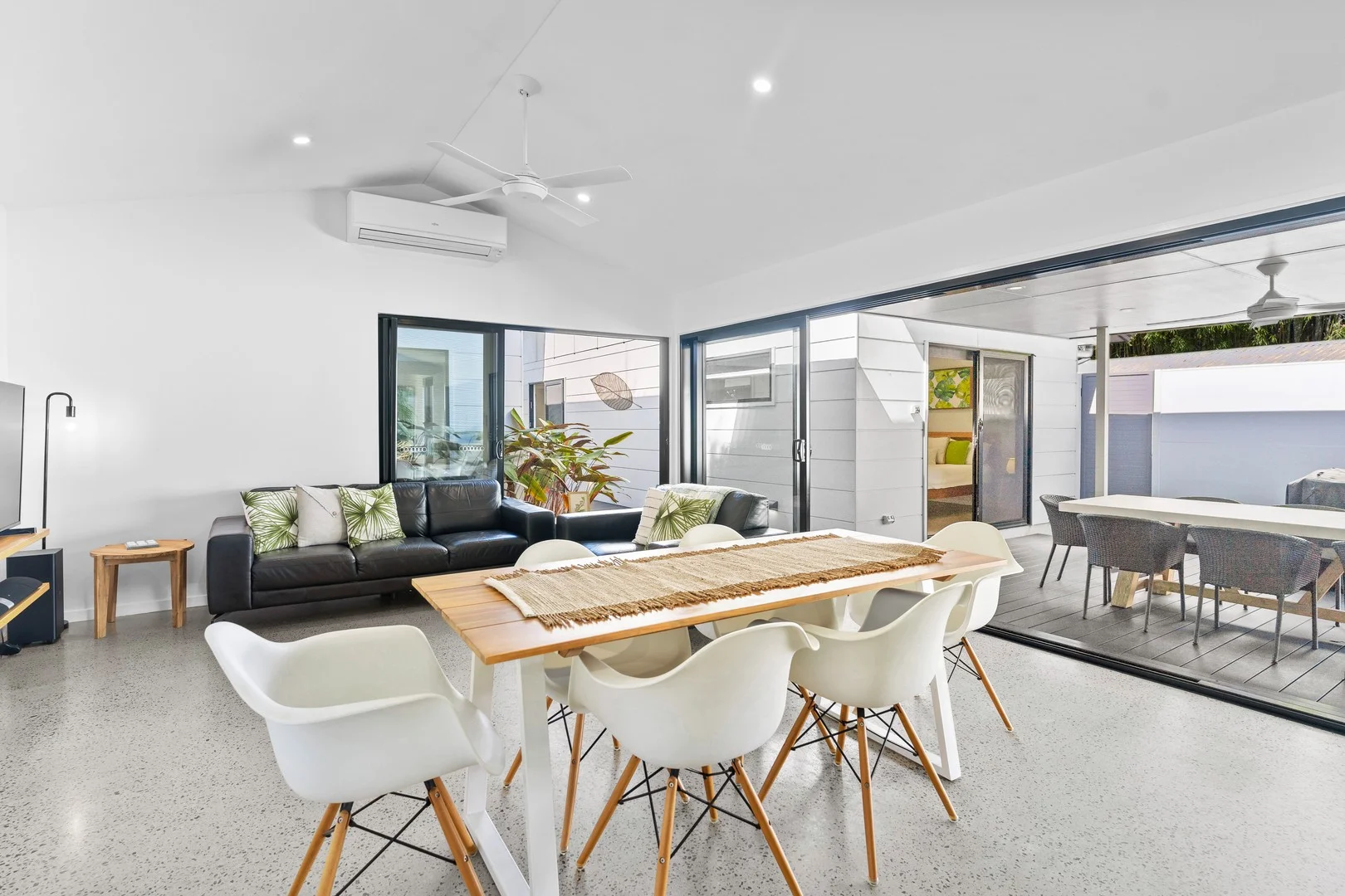 11 Holland Street, Wongaling Beach QLD 4852