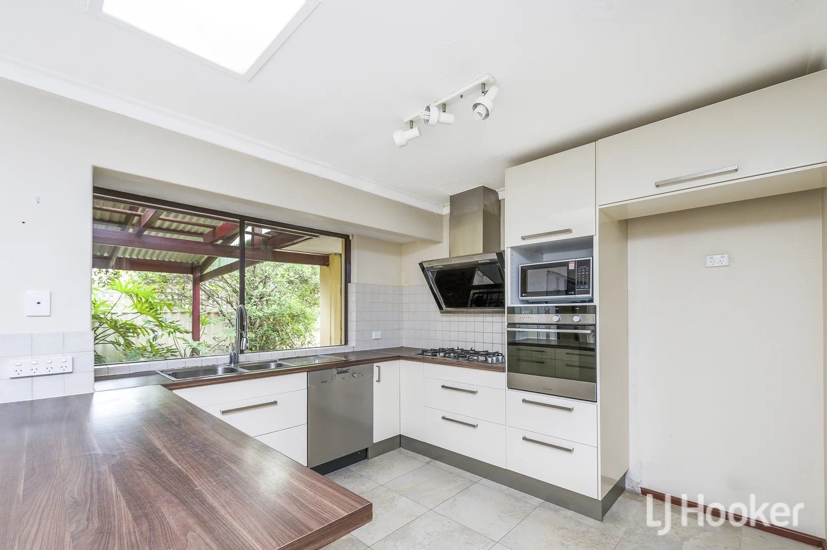 Additional image 15 of 2/61 Connelly Way, Booragoon WA 6154