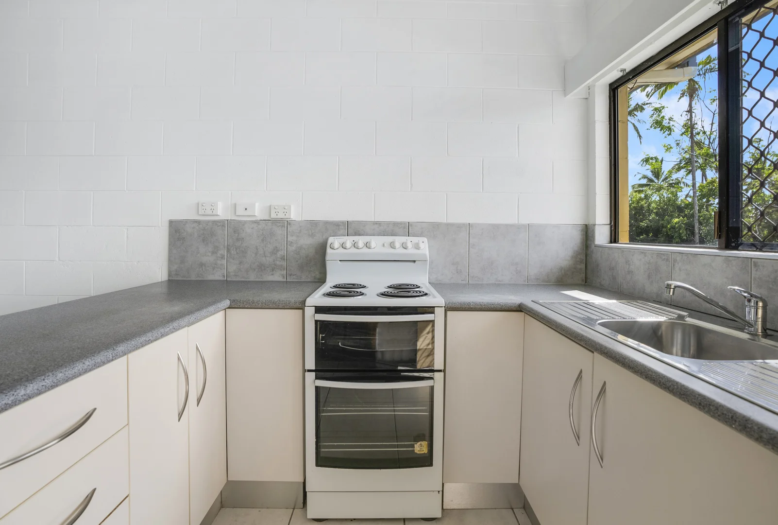 Additional image 2 of 10/22-24 Palm Street, Holloways Beach QLD 4878