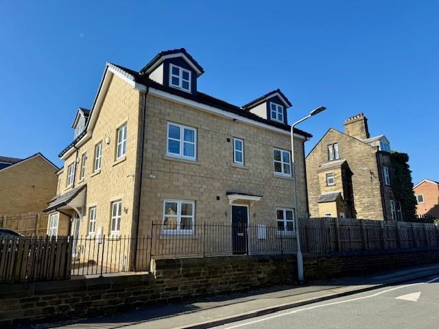 Hutton Hall Drive, Eccleshill, Bradford