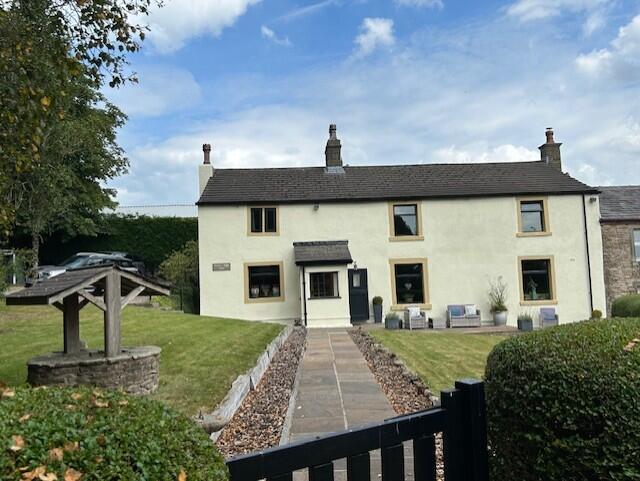 Clerk Hill Road, Sabden, Clitheroe, BB7