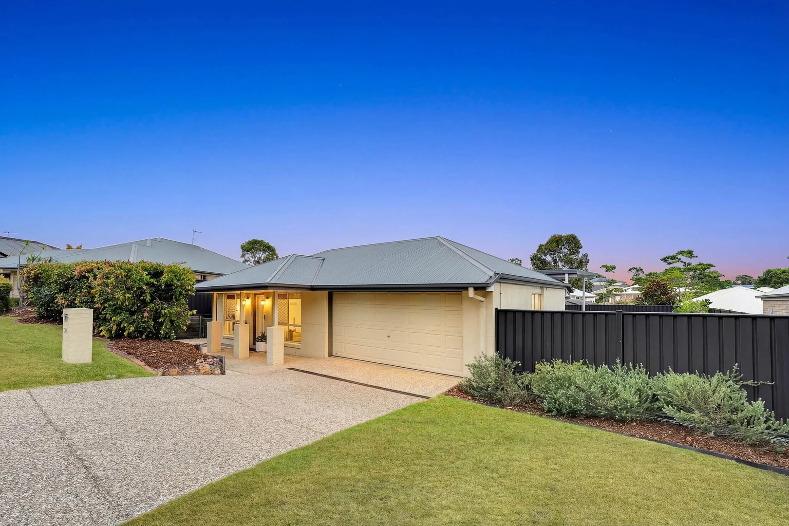 19 Jezabel Drive, Springfield Lakes QLD 4300