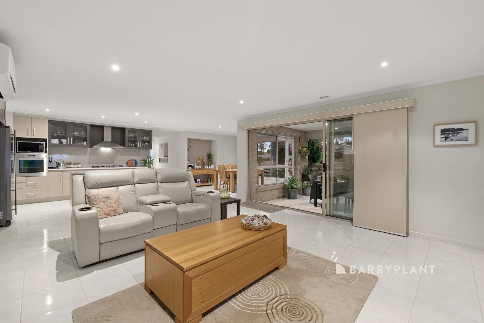 22 Waterside Drive, Drouin VIC 3818 photo 5