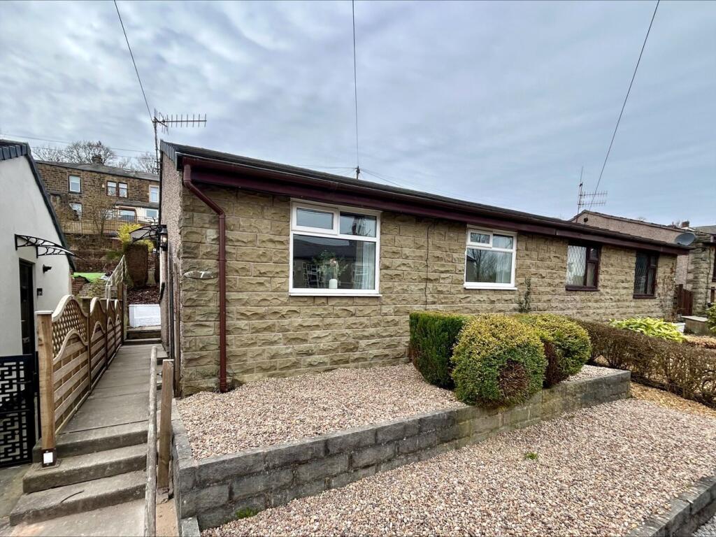 Clevelands Road, Burnley, BB11