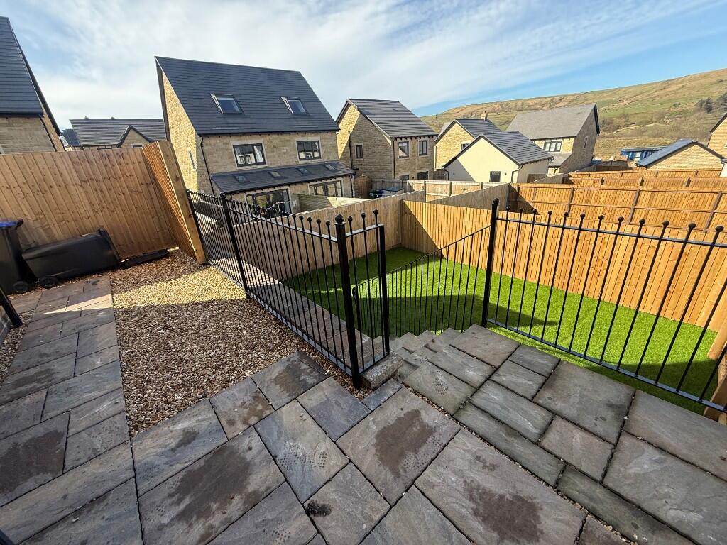 Great Clough Dr,
Rossendale,
BB4 8QZ