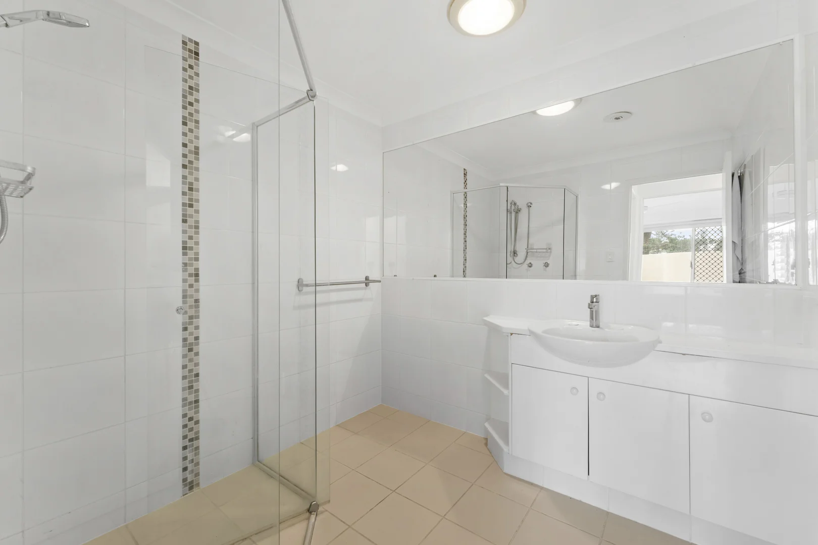 Additional image 27 of 52 Moana Park Avenue, Broadbeach Waters QLD 4218