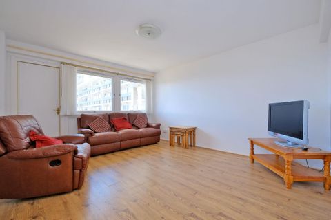 Seamount Court, Aberdeen AB25