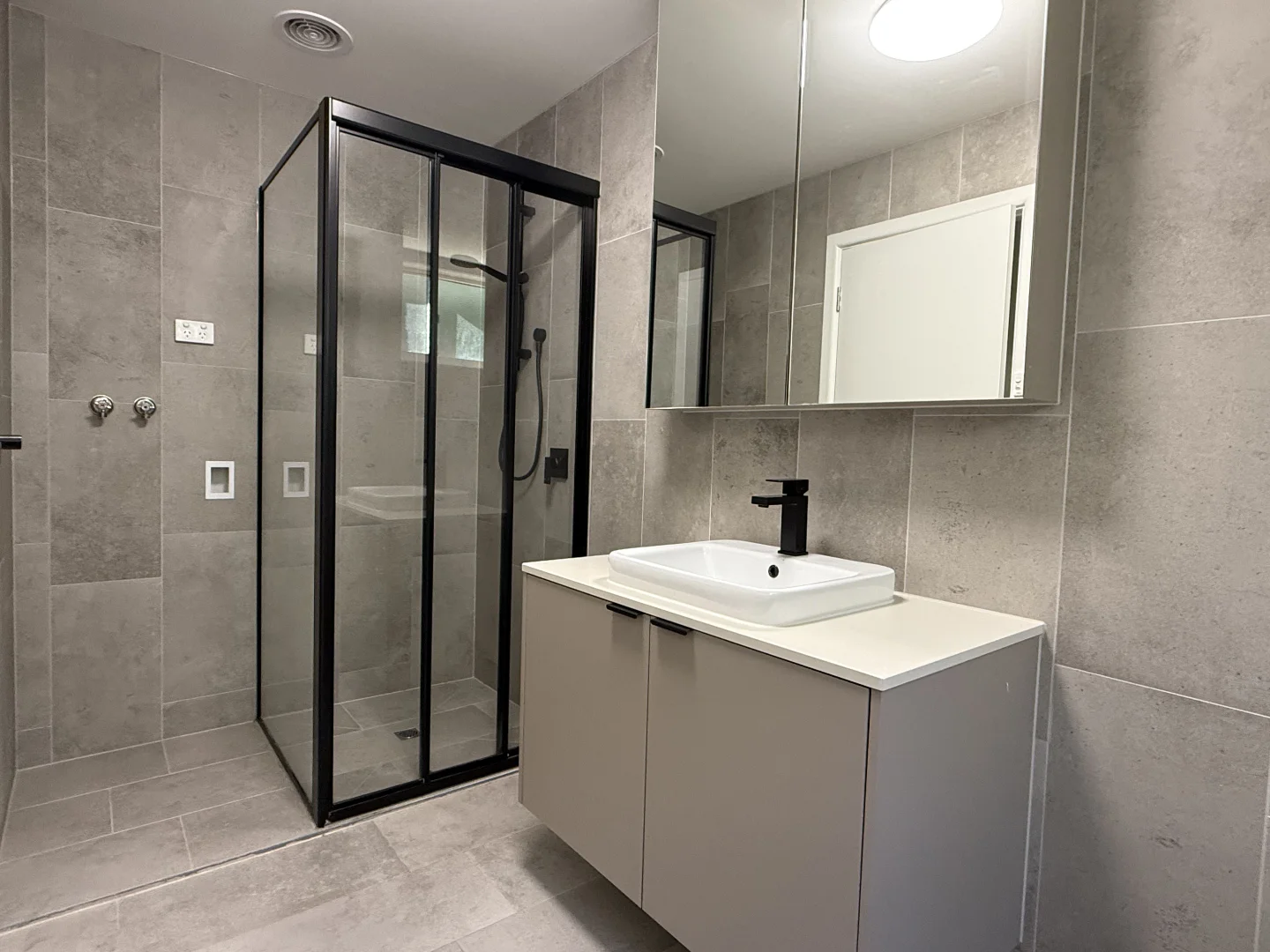Additional image 9 of 2/44 White Avenue, Kew East VIC 3102