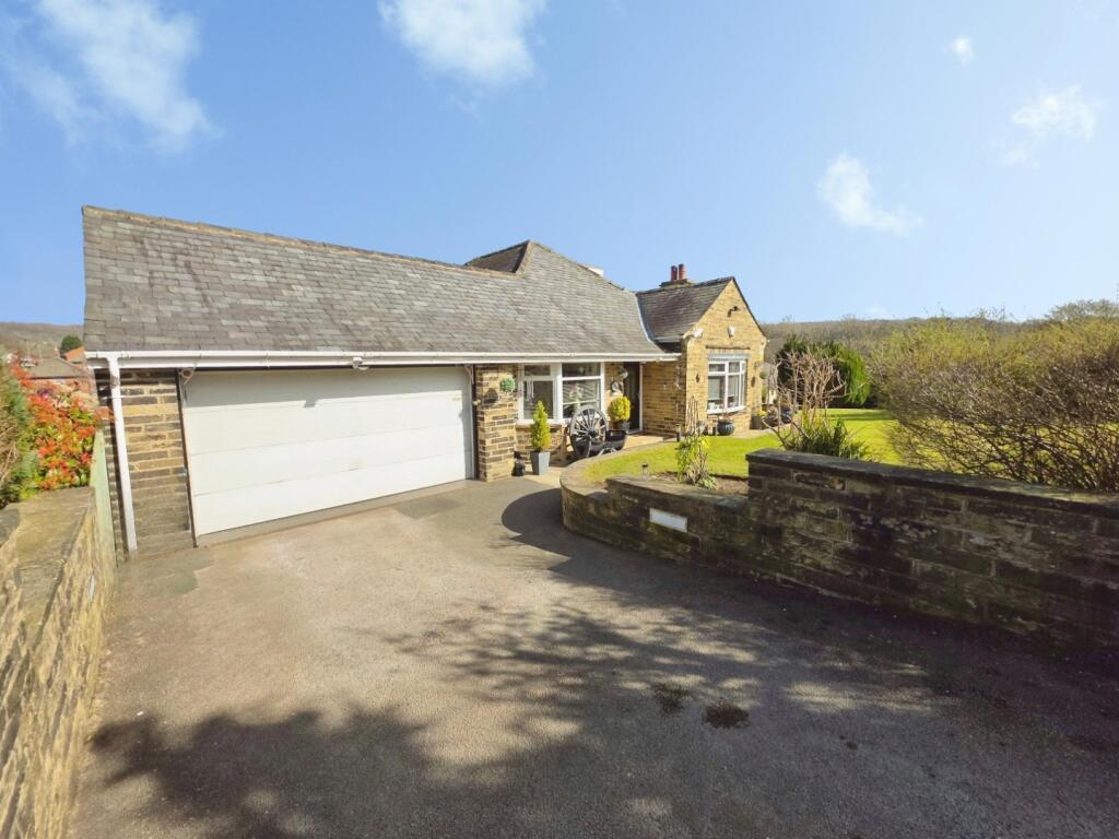 Roundwood Road, Baildon, BD17 7JZ