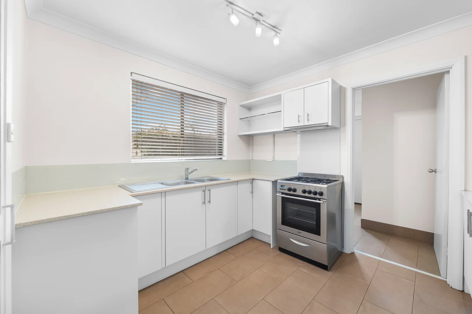 1/79 Macleod Road, Applecross WA 6153 photo 4