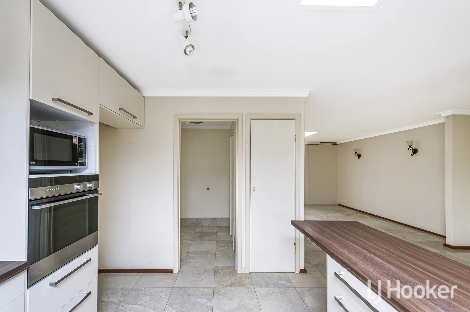 Additional image 12 of 2/61 Connelly Way, Booragoon WA 6154