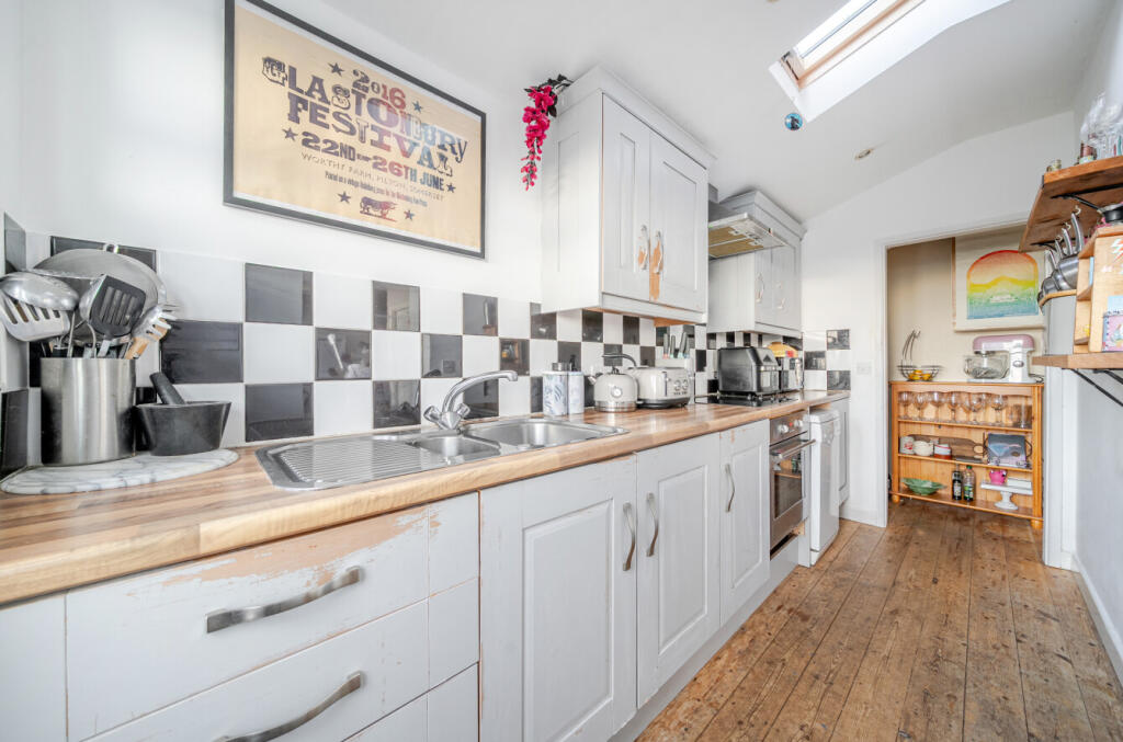 Additional image 4 of Hamlyn Road, Glastonbury, BA6