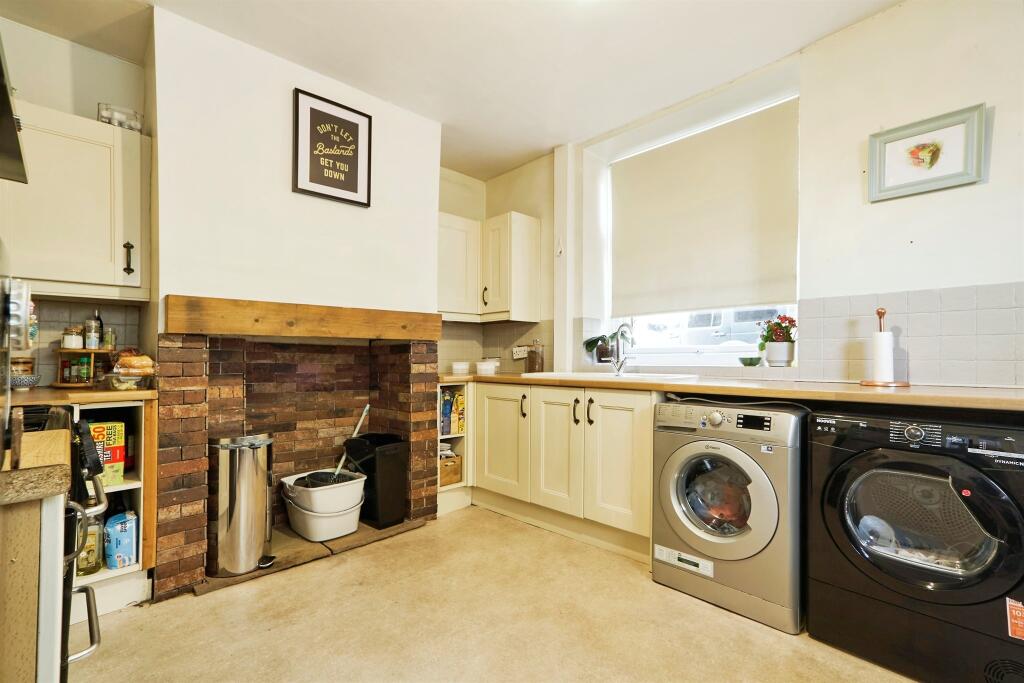 Green Road, Baildon, SHIPLEY photo 5